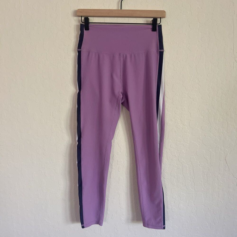 Wilo the Label Ribbed Leggings size Medium Purple Blue White Stripe Active Gym